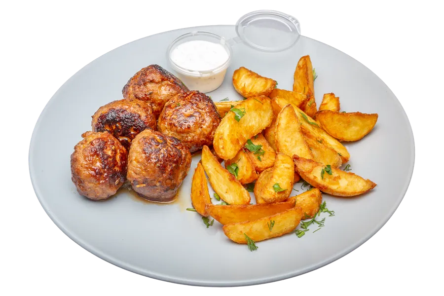 МИТБОЛЫ С КАРТОФЕЛЬНЫМИ ДОЛЬКАМИ И СОУСОМ